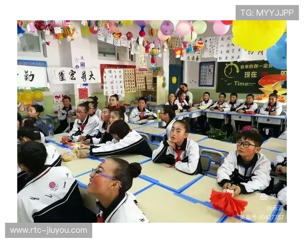 选手休息室花絮:赛间交流与放松片刻