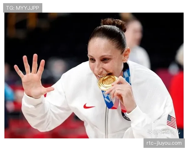 特写:戴安娜·陶乐西在个人第22个赛季前的最后一次媒体日 特写:戴安娜·陶乐西在个人第22个赛季前的最后一次媒体日